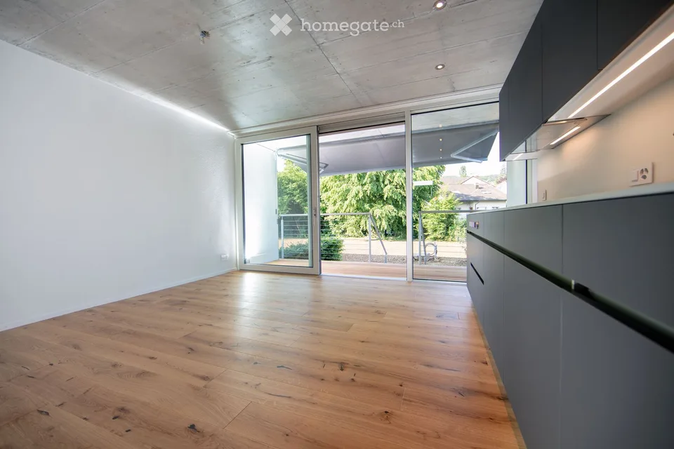 Casa a schiera moderna di 4,5 locali (casa d'angolo) con stile, comfort e grande giardino in affitto