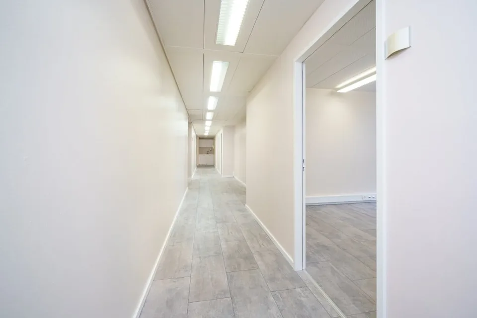 Raum für Erfolg – Moderne Büroflächen am Aeschenplatz – Foto 8 von 14