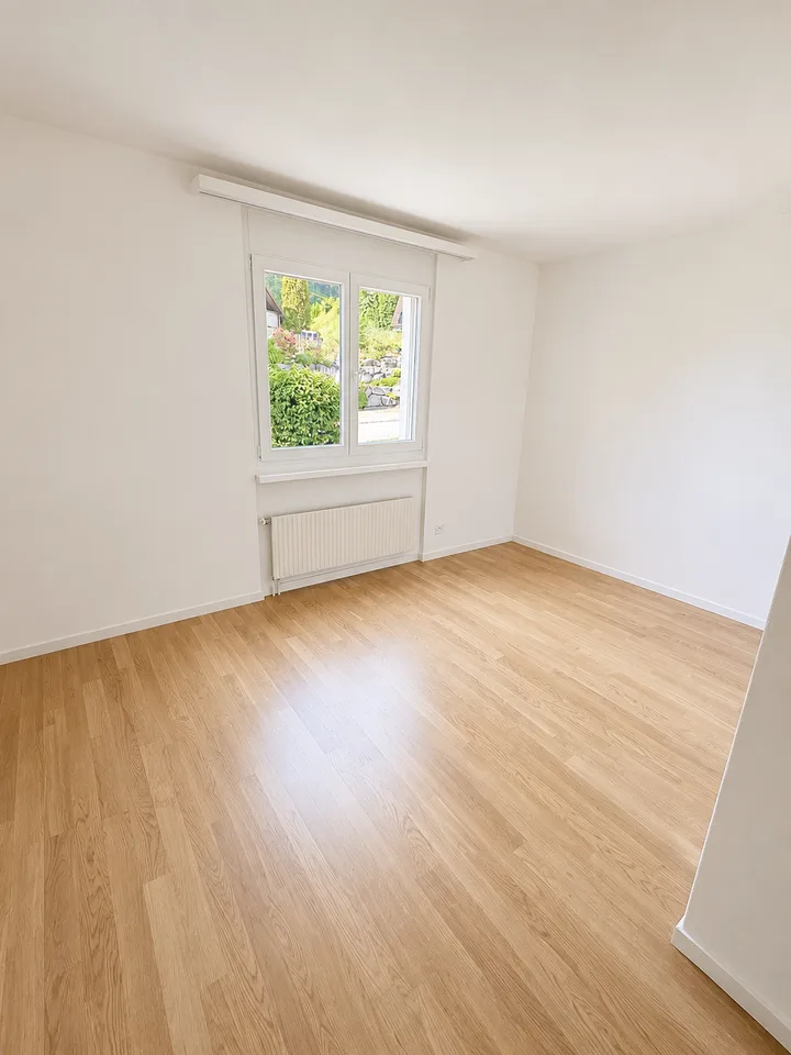 Appartamento luminoso 5.5 locali con ampio balcone e vista sul verde