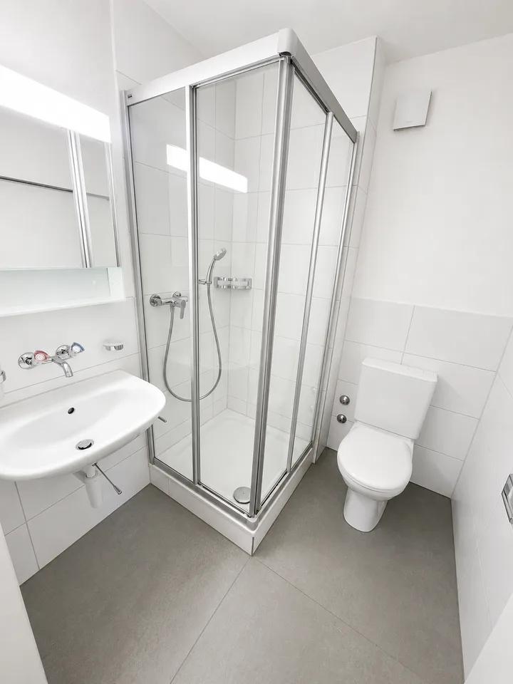 Helle 5.5-Zimmer-Wohnung mit grossem Balkon und Blick ins Grüne