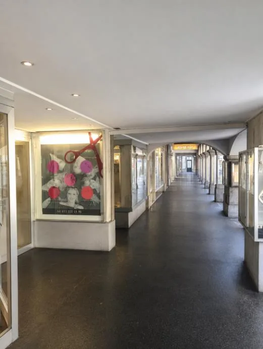 Local commercial avec jardin & terrasse sur le toit directement sous la Laube – photo 10 sur 11