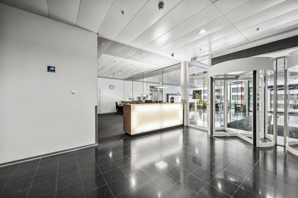 Attraktive Büro- und Gewerbeflächen mit toller Seesicht in Horgen Oberdorf – Foto 10 von 13