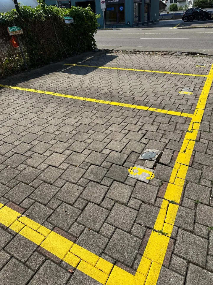 Attraktive Aussenparkplätze an der Wangenstrasse in Dübendorf