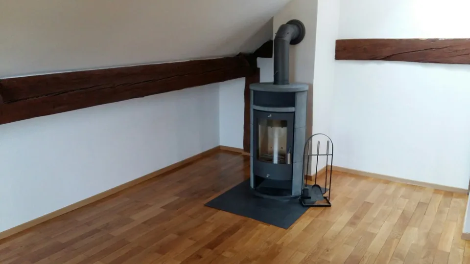 Wohnung mit 5.5 Zimmern im Dachgeschoss mit viel Charme, 1. Stock, ca. 129 m2