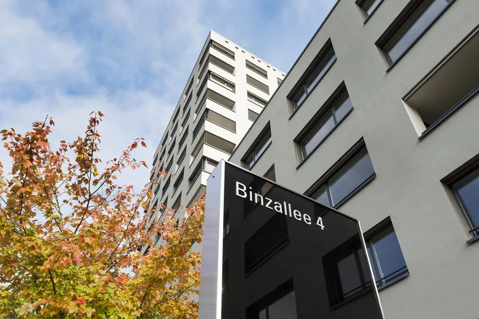 Spazio ufficio versatile nel quartiere Binz di Zurigo, pronto per l'occupazione e parzialmente arredato
