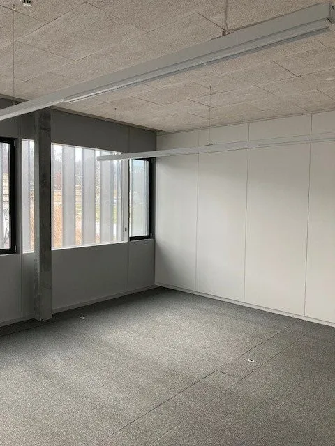 Surface administrative de 54 m2 au rez-de-chaussée