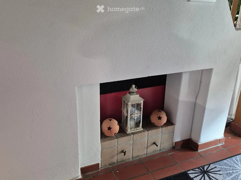 Bella appartamento di 6,5 locali mansardato con balcone a Tamins