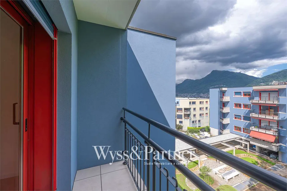4.5 locali ristrutturato a Lugano con terrazza, 2 bagni e parcheggio – foto 13 di 13