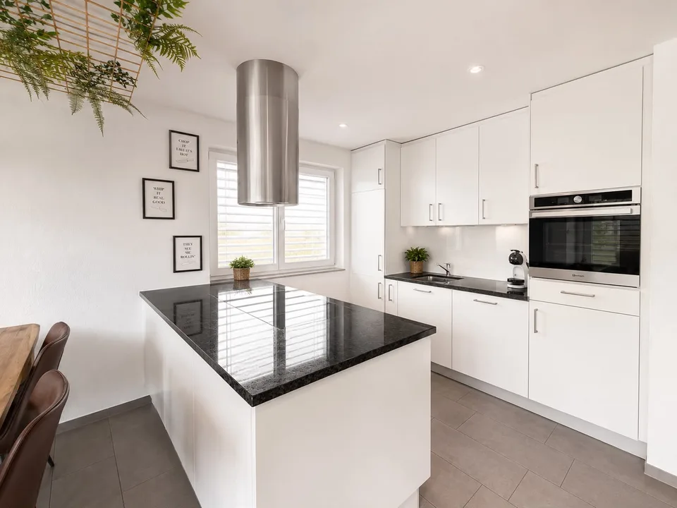 Appartement lumineux 4.5 pièces avec balcon et belle vue à Kestenholz
