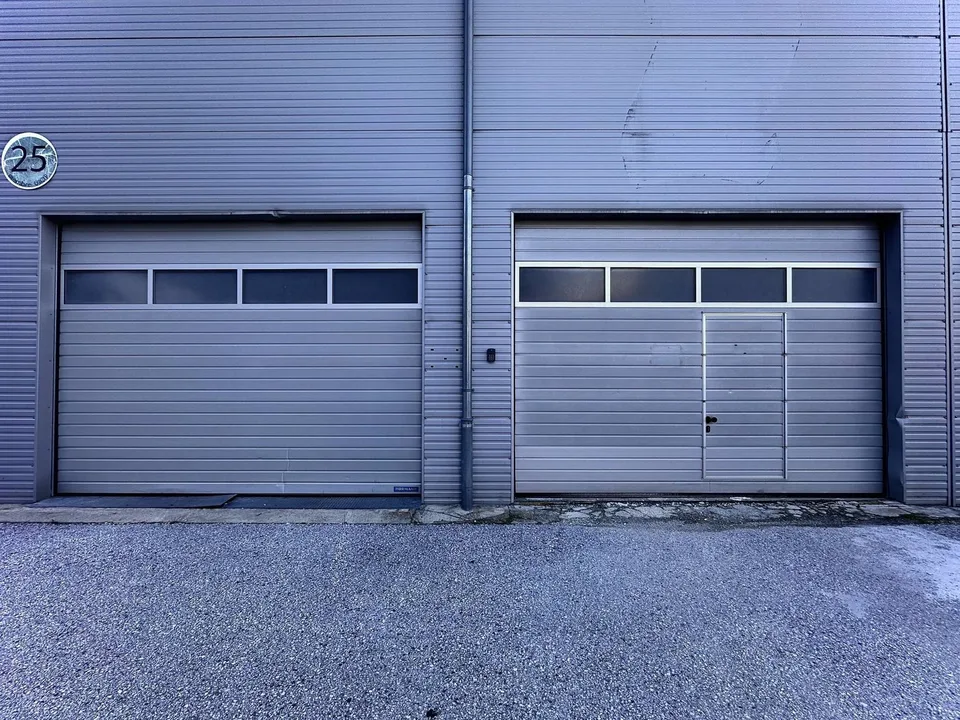 Lagerhalle in Sierre, Industriezone der Falken