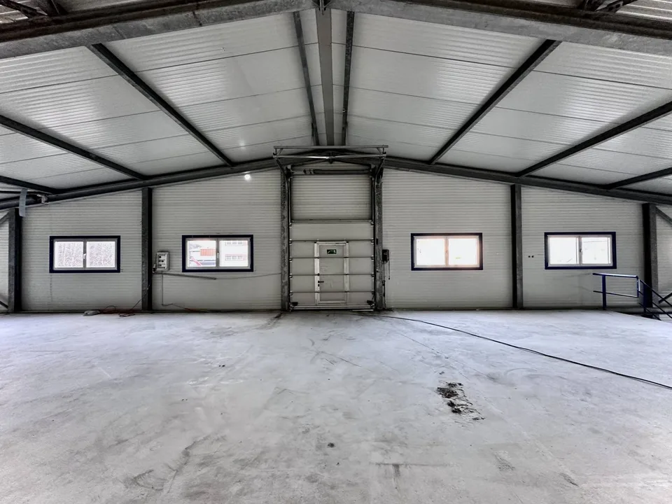 Lagerhalle in Sierre, Industriezone der Falken