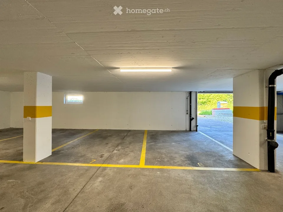 Einstellhallenplätze per sofort zu vermieten