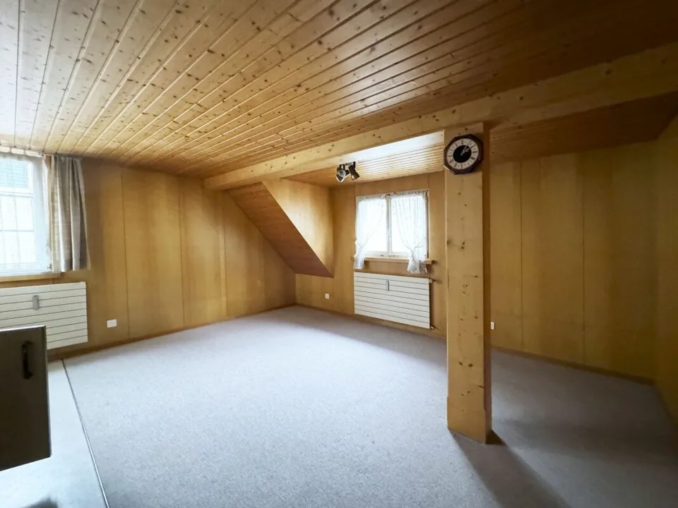 Petit appartement de 2 pièces sous les toits dans la vieille ville, pratiquement au bord du lac (250m) – photo 9 sur 12