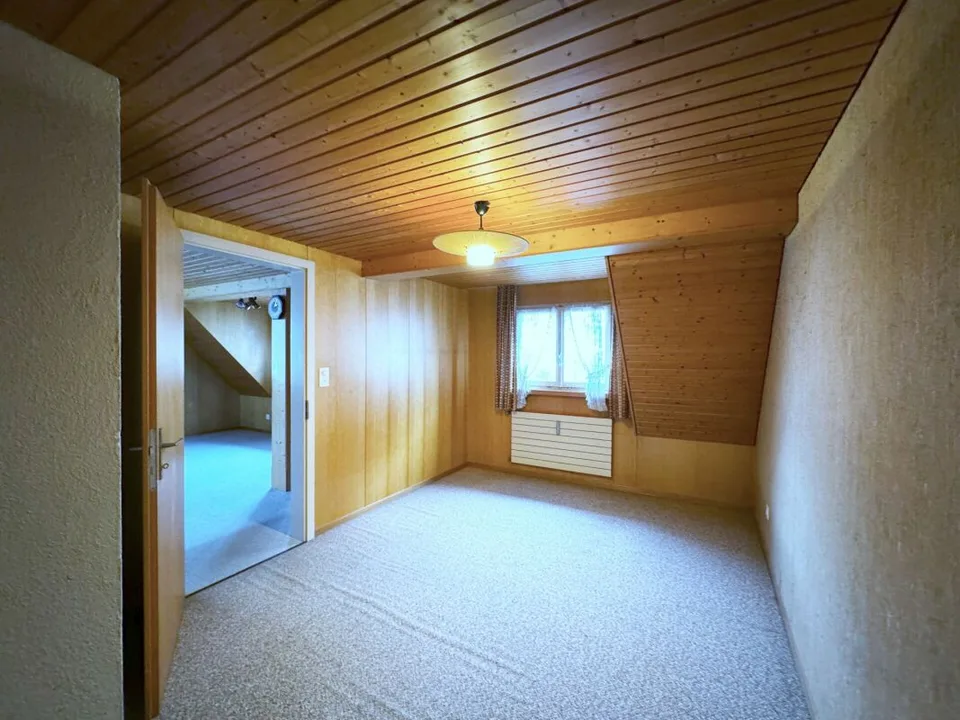Petit appartement de 2 pièces sous les toits dans la vieille ville, pratiquement au bord du lac (250m) – photo 6 sur 12