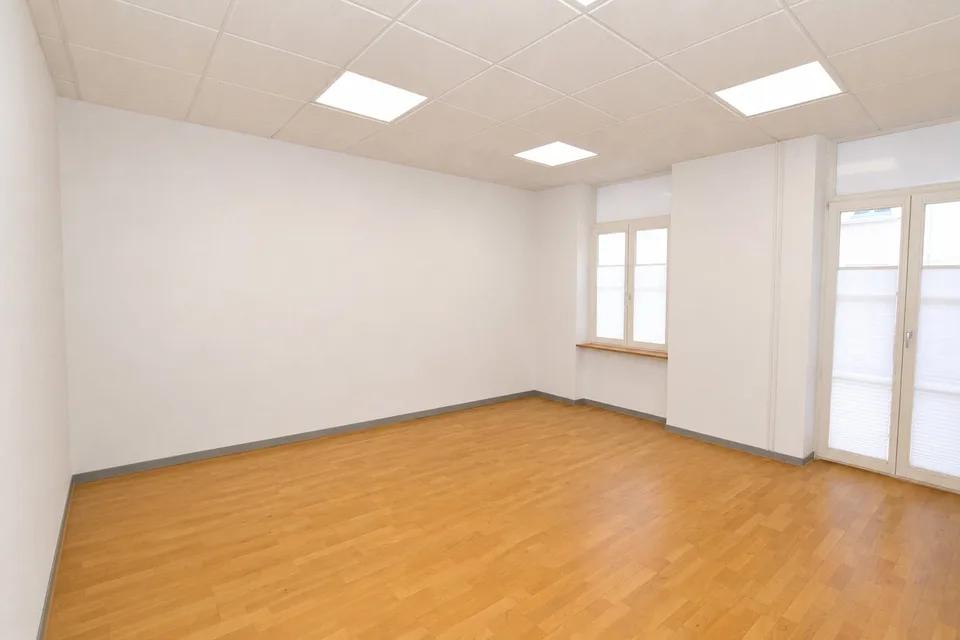 Ganze Etage mit 4 Büros im Herzen von Basel