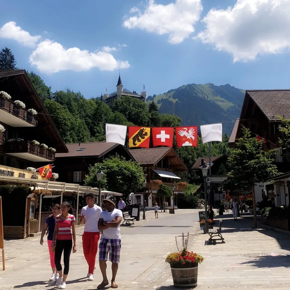 Espace commercial avec la meilleure position sur la promenade à Gstaad