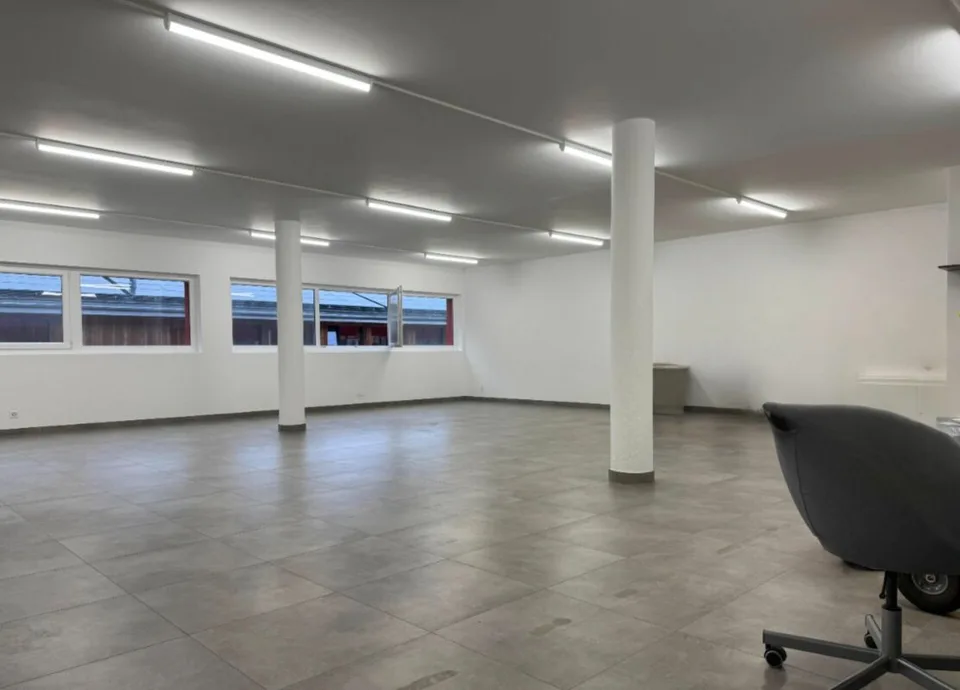 Magazzino 1.5 locali 156.35 m2 a Puidoux-Gare