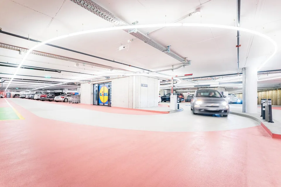 Parcheggio centrale a St. Gallen 24/7, ampi posti auto, da CHF 180 / mese
