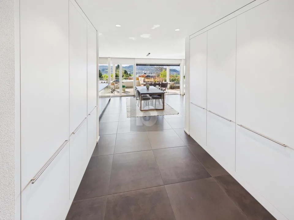 SPACIOUS AND STYLISH WITH SUNNY TERRACE