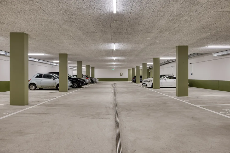 Places de parking modernes & salles disponibles à louer