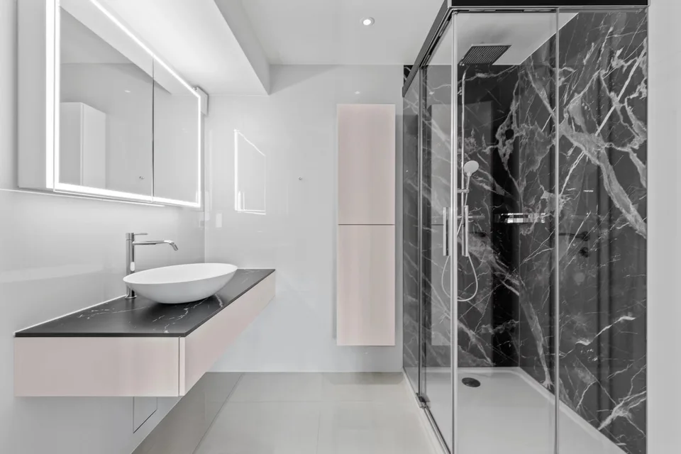 Beautiful spacious 6.5-room apartment of 175m2 on the 8th floor – photo 13 of 13