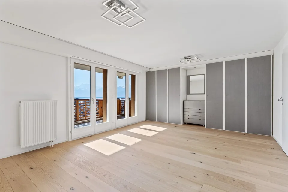 Beautiful spacious 6.5-room apartment of 175m2 on the 8th floor – photo 7 of 13