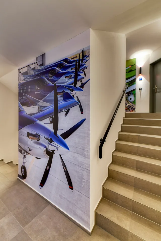 Decollo nell'appartamento arredato "PC-21" in The Tower, Stans