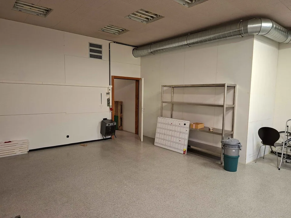 Spazi commerciali versatili al piano terra a Bülach