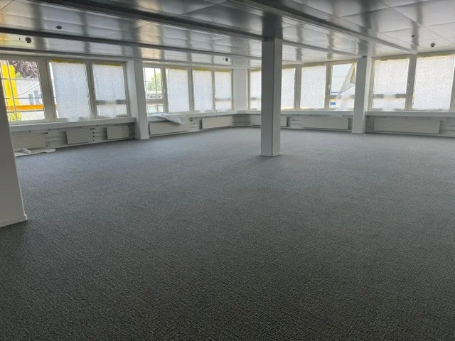 Renovierte Bürofläche für Ihr Bürokonzept (3 Räume)