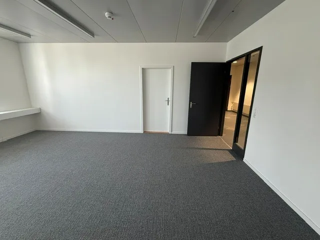 Renovierte Bürofläche für Ihr Bürokonzept (3 Räume) – Foto 11 von 14