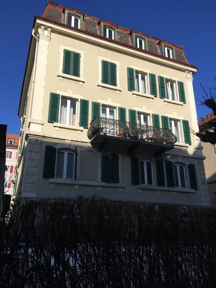 JOLI APPARTEMENT A LOUER AVEC BALCON