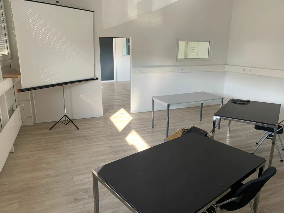 Verkaufsfläche zu vermieten: 328 m2 auf einem Level