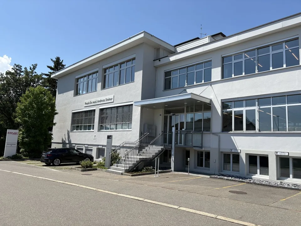 Unique commercial space with industrial charm – photo 10 of 12