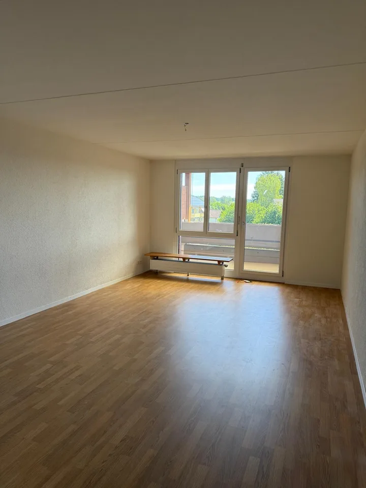 Helles Studio mit Balkon im Dachgeschoss