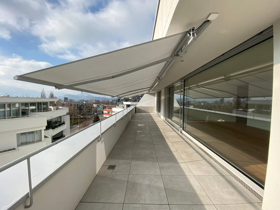 Appartamento attico esclusivo con vista sul Pilatus e grande terrazza!
