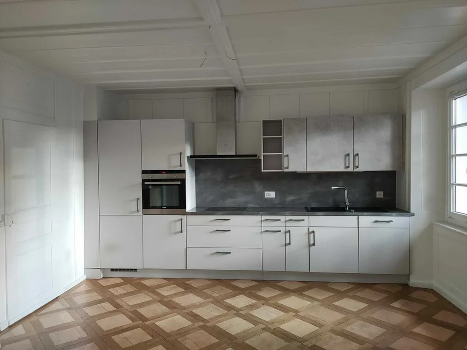 GRAND 3.5 PIÈCES DE 100 M2 CENTRE VILLE AVEC CACHET