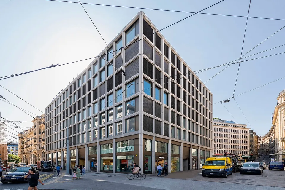 Bureaux prime à louer, centre-ville de Genève sur la place Bel-Air,  aménagés, offrant un environnement de travail optimal