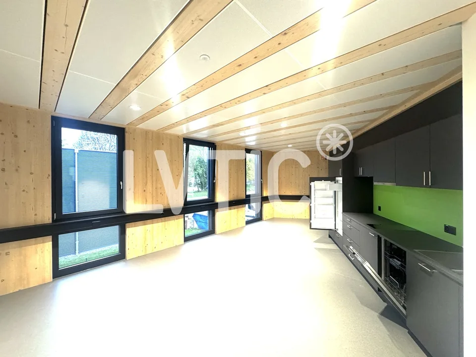 Locaux, atelier, bureaux de 245 m2 à louer à Châtel-St-Denis