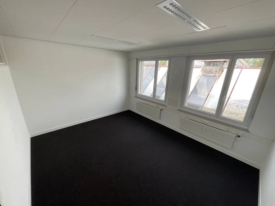 Helles Büro mit 6 Zimmern an der Motorenstrasse in Wetzikon ZH – Foto 6 von 10