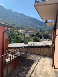 Affascinante appartamento mansardato di 6 locali a Bellinzona – disponibile subito