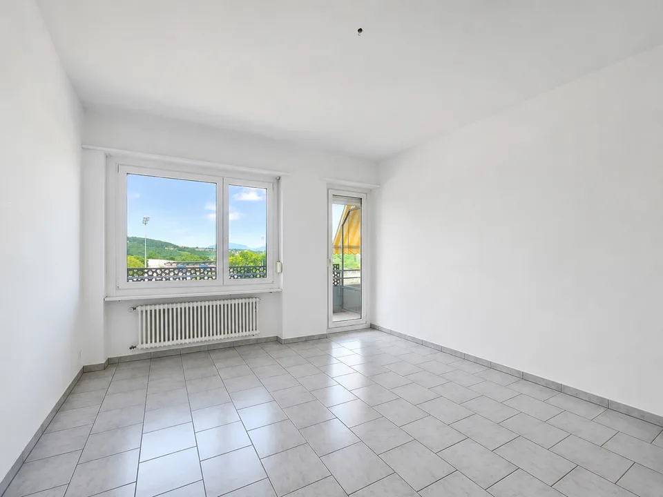 Chiasso: Affittasi rinnovato appartamento 2.5 locali con vista aperta