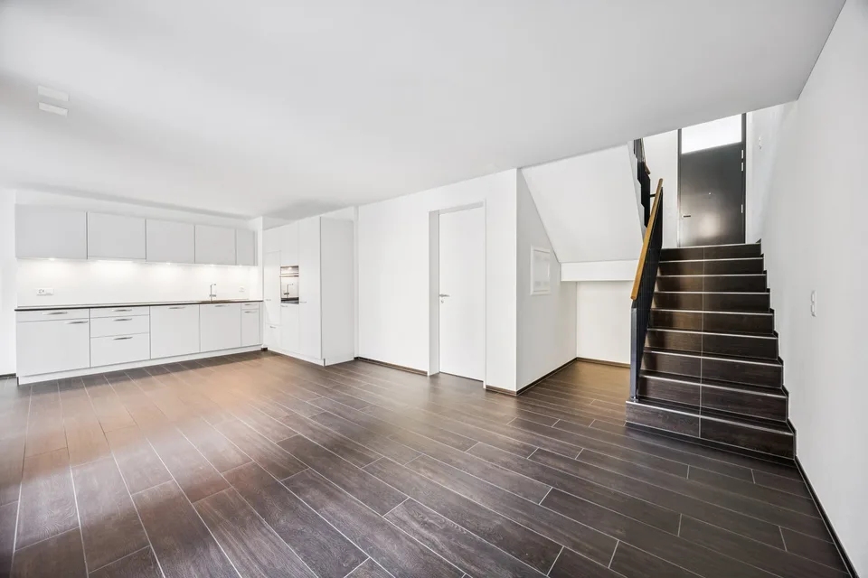 First Rental: Modern Split-Level Apartment with Charm in Zürich-Oerlikon