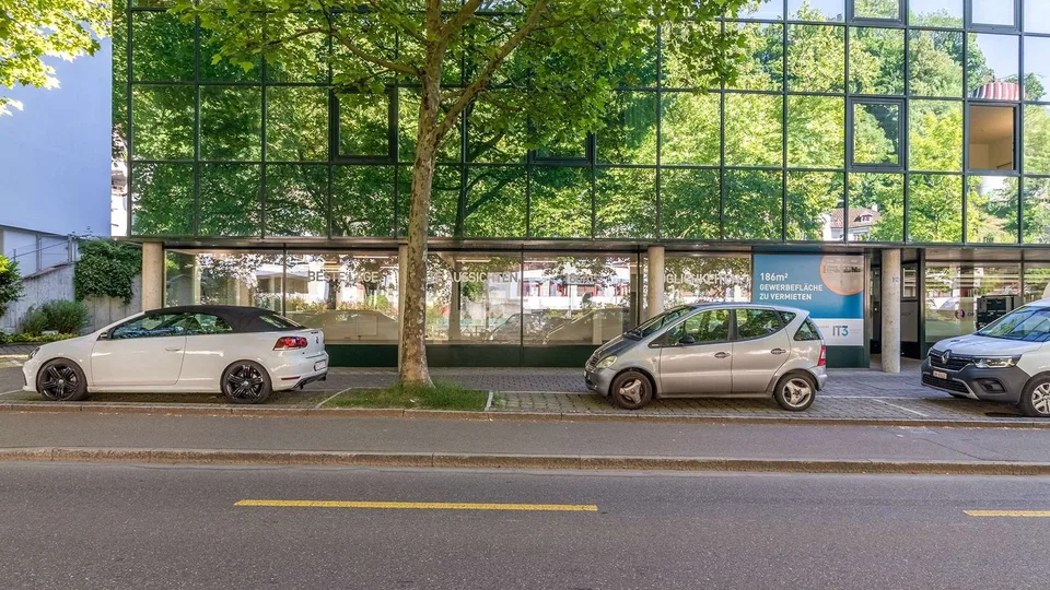Espace commercial lumineux à proximité de la gare de Schaffhausen – photo 13 sur 13
