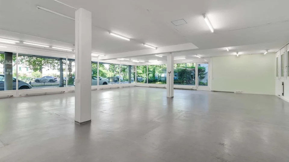 Espace commercial lumineux à proximité de la gare de Schaffhausen – photo 8 sur 13