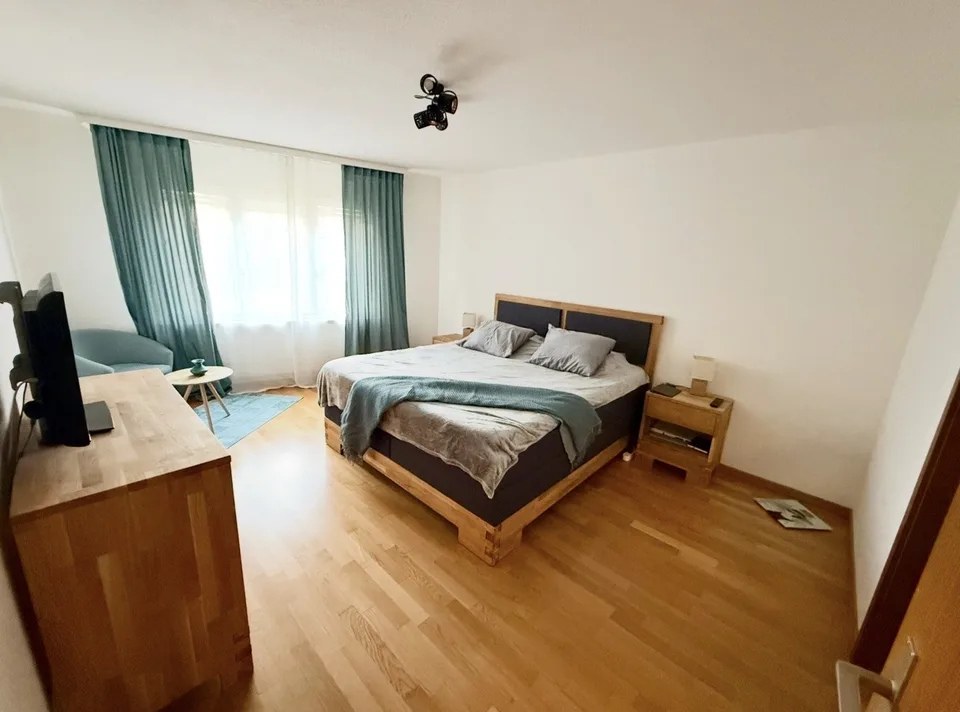 Appartement spacieux 5.5 pièces avec cheminée et grand balcon sud