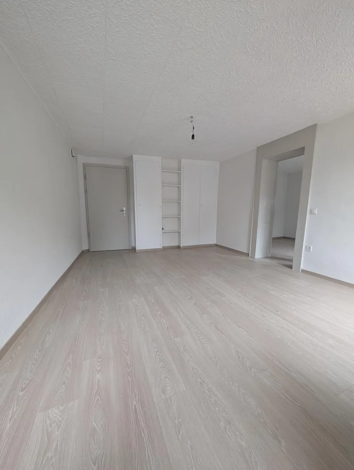 Wohnung mit 3.5 Zimmern im 2. Stock renoviert