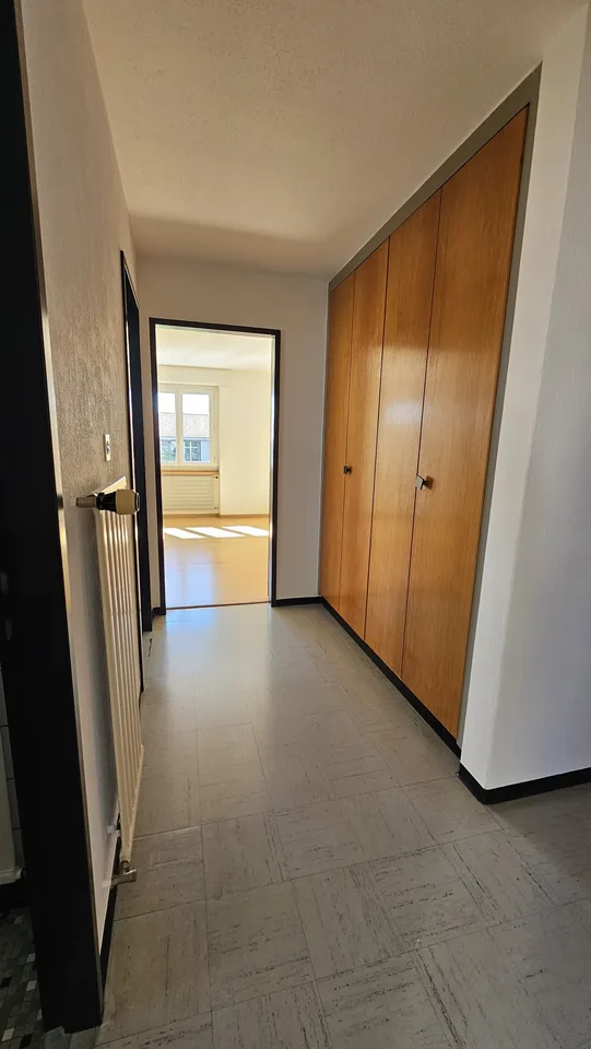 Bello e spazioso appartamento di 3,5 locali al 2° piano – foto 9 di 12