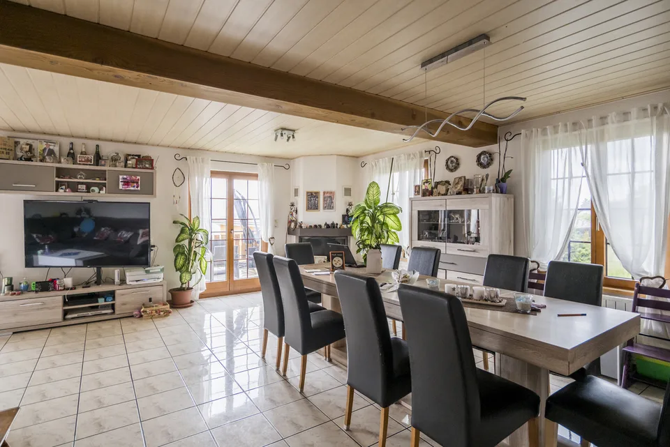 Molto bella situazione per questa casa di 6.5 locali