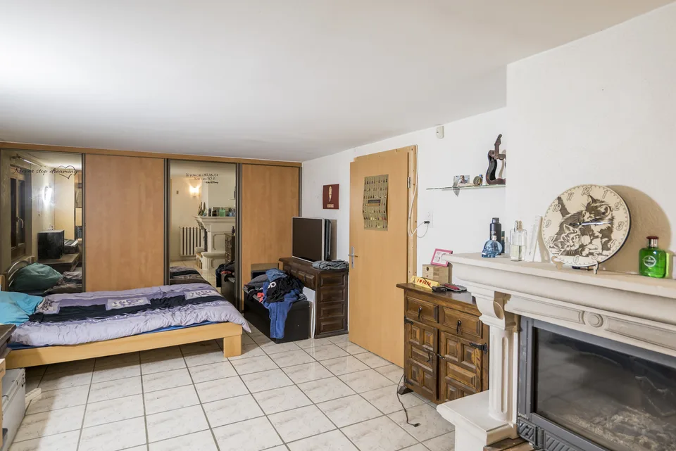 Sehr schöne Lage für dieses 6.5-Zimmer-Haus – Foto 11 von 12