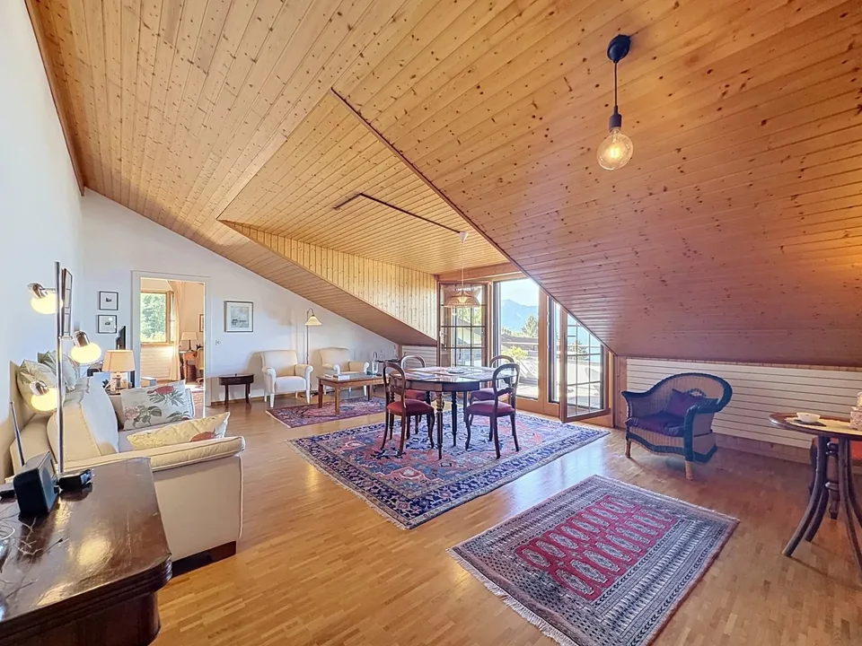 Appartamento attico di 135 m² con vista mozzafiato sul bacino del Lago di Ginevra